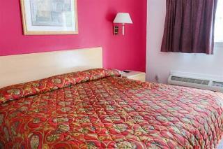 Budgetel And Midtown Motel 2*